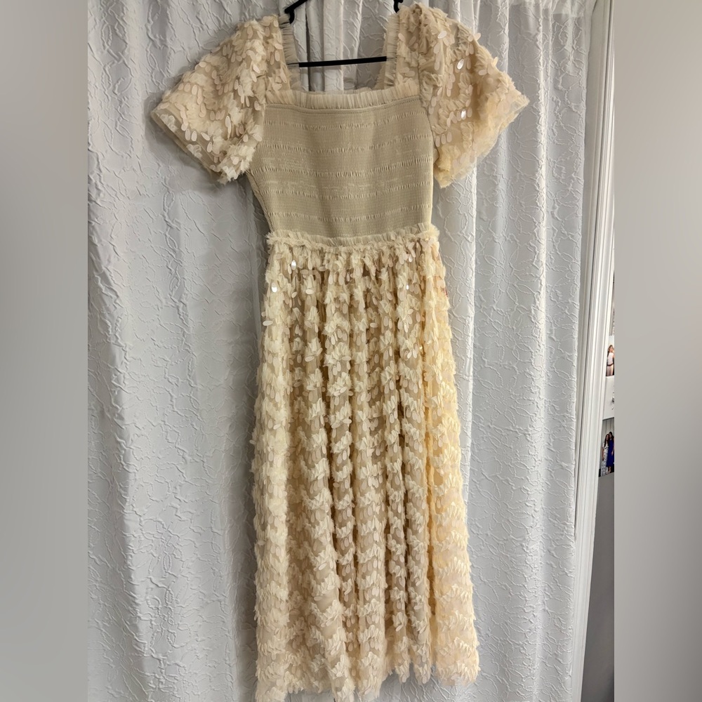 Ivy City Co Cream Floral Appliqué Midi Dress